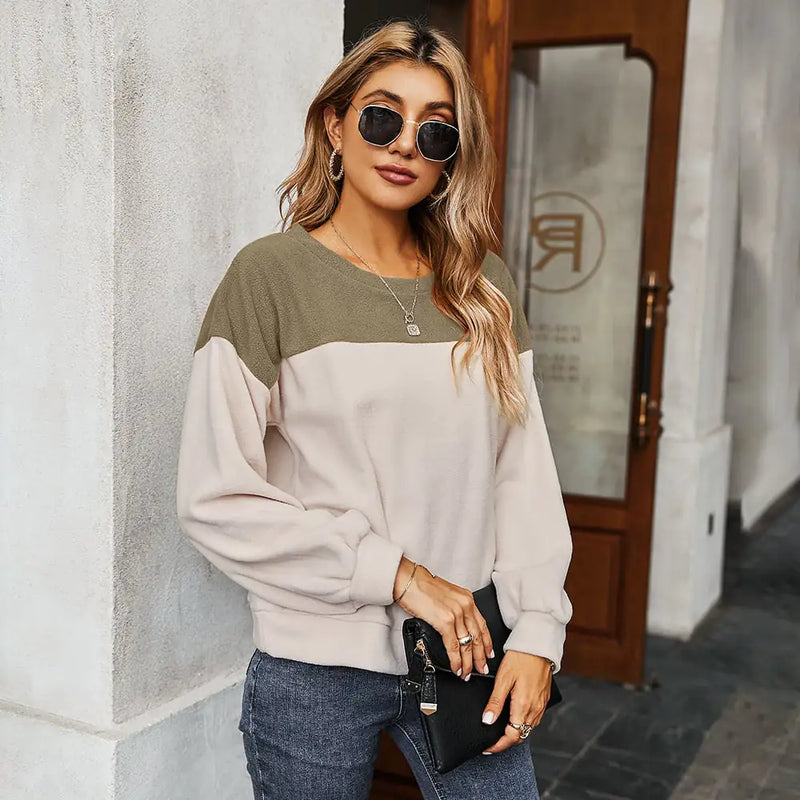 Women's Long-Sleeved T-Shirt with Color Contrast Sweater