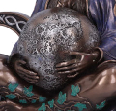 Amazon Earth Mother Art Statue - Resin Home Decor Piece