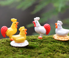 Miniature Moss Micro Landscape Decor with PVC Rooster Figurine