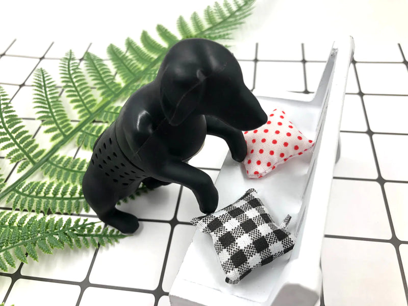 Silicone Hot Dog Tea Infuser with Color Box Packaging